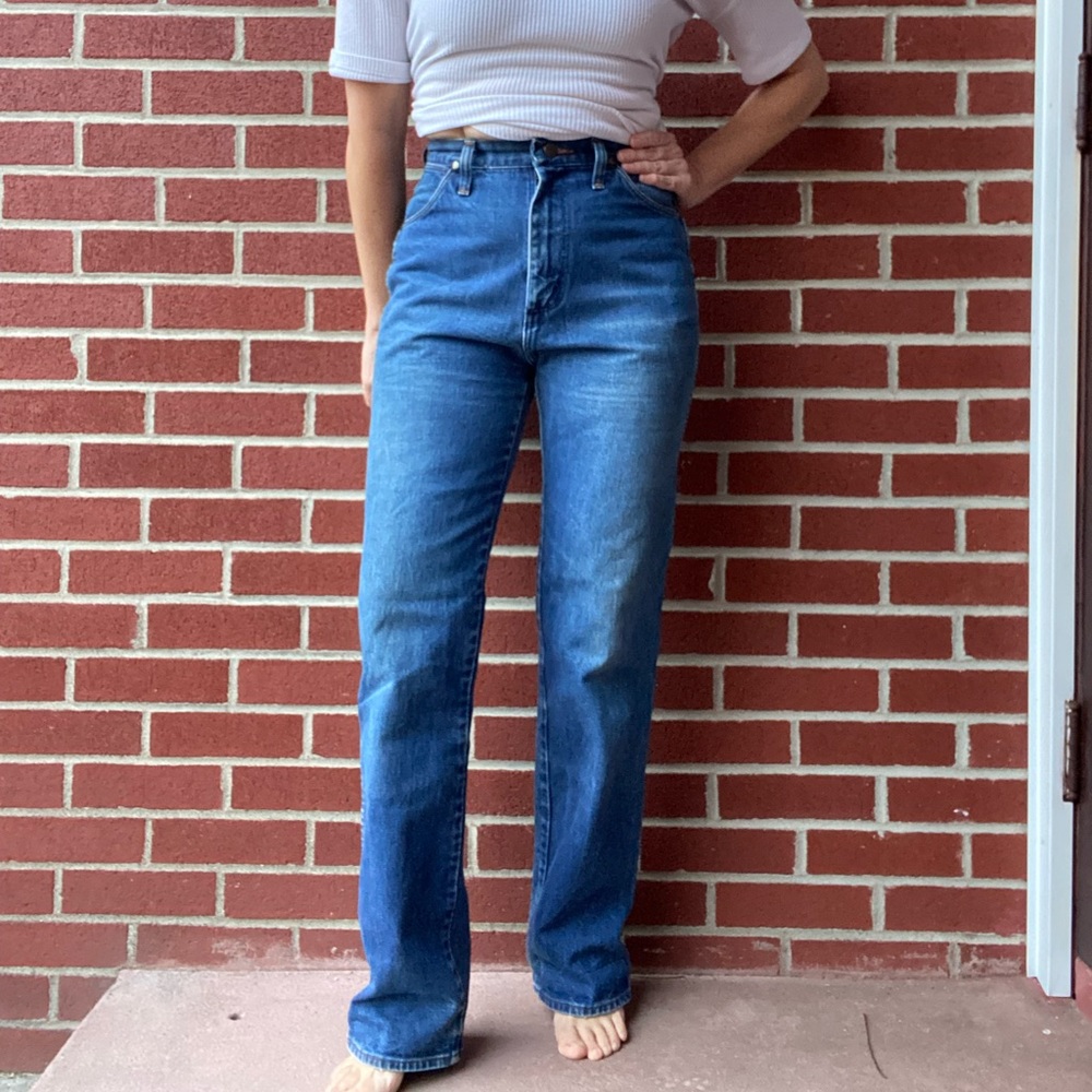 Wrangler High Rise Straight Leg Jeans - Medium Blue Wash
